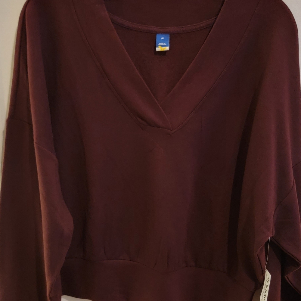 Old Navy Activewear Cropped V-Neck Sweatshirt